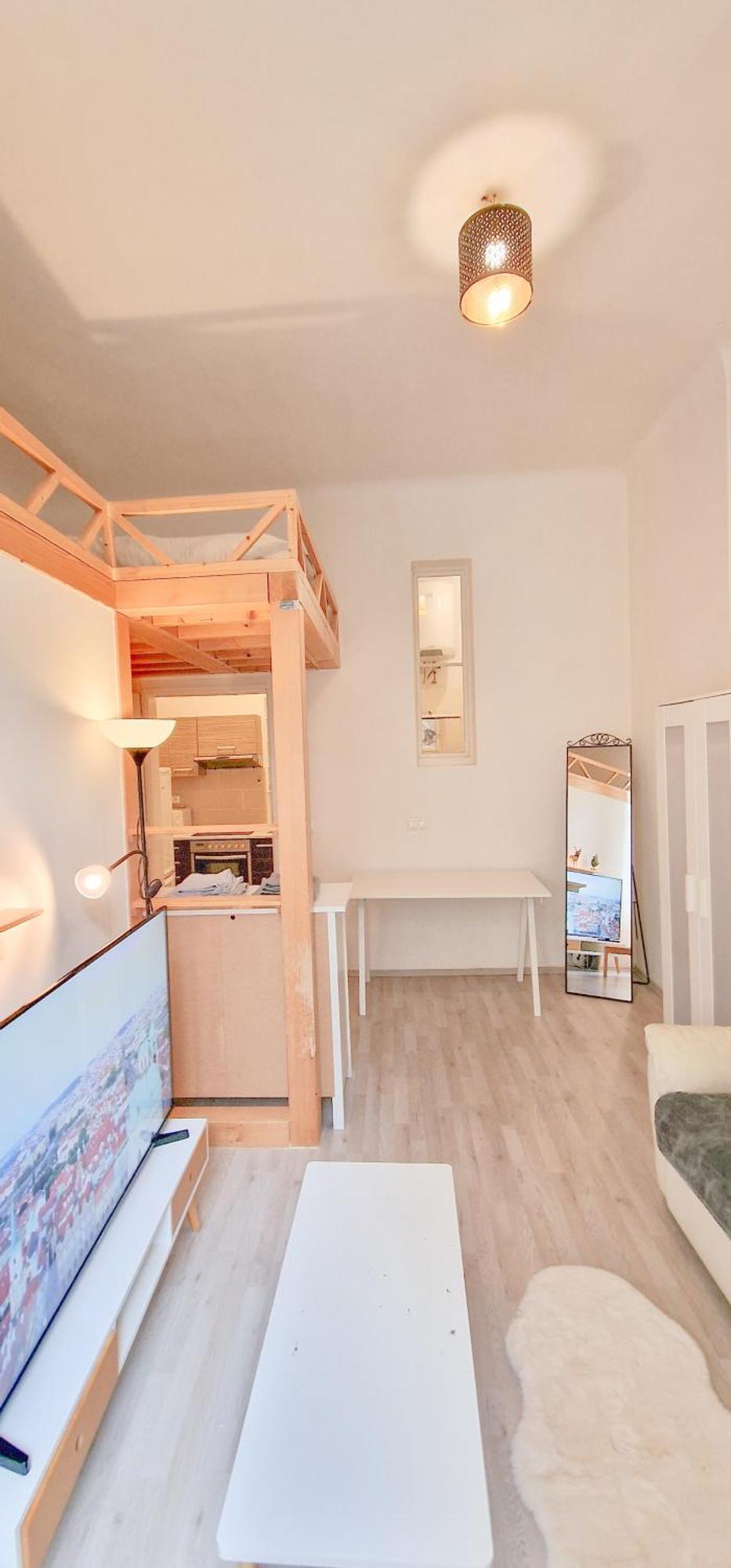 Cozy Karlin Loft Center Apartmán *